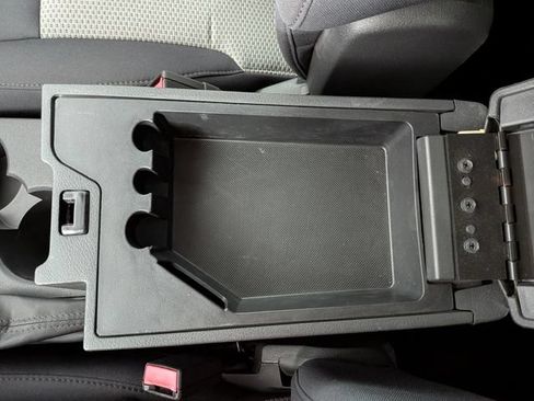 Used 2010 Jeep Liberty Sport w/ Popular Equipment Group AWD/4WD image 18