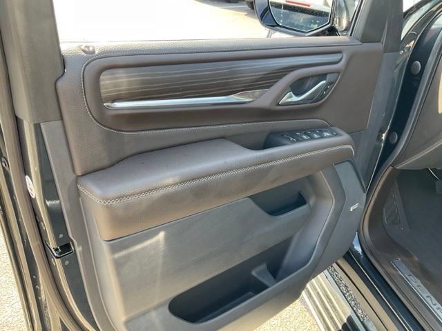 Used 2022 GMC Yukon Denali w/ Denali Premium Package AWD/4WD image 7