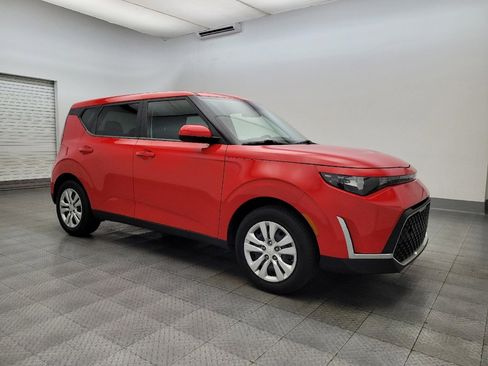 Used 2023 Kia Soul LX image 11