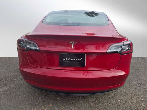 Used 2019 Tesla Model 3 Standard Range image 4