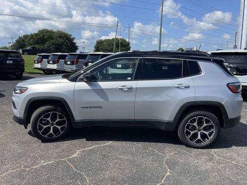 Used 2026 Jeep Compass Limited AWD/4WD image 6