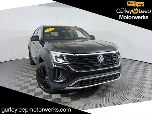 Used 2026 Volkswagen Atlas Cross Sport SE w/ Panoramic Sunroof Package AWD/4WD image 1