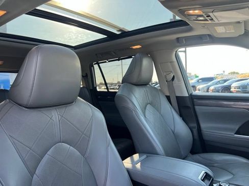 Used 2022 Toyota Highlander Platinum AWD/4WD image 33
