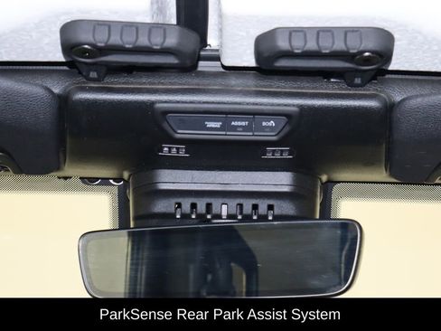 Used 2021 Jeep Wrangler Unlimited Sahara w/ Dual Top Group AWD/4WD image 23
