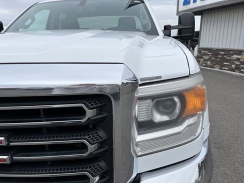 Used 2015 GMC Sierra 2500 SLE image 3