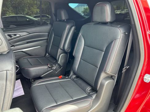 Used 2025 Chevrolet Traverse Z71 w/ Enhanced Driving Package AWD/4WD image 19