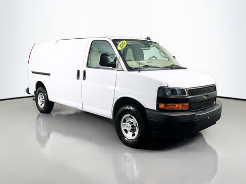 Used 2020 Chevrolet Express 3500 w/ Driver Convenience Package RWD image 3