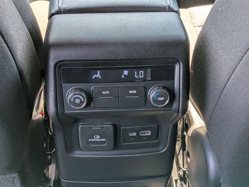 Used 2023 GMC Acadia SLE w/ Driver Convenience Package FWD image 33