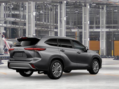 New 2026 Toyota Highlander Platinum image 10