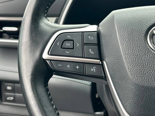 Used 2022 Toyota Highlander XLE AWD/4WD image 59