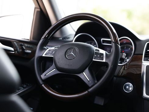 Used 2014 Mercedes-Benz ML 350 4MATIC w/ Premium 1 Package image 34