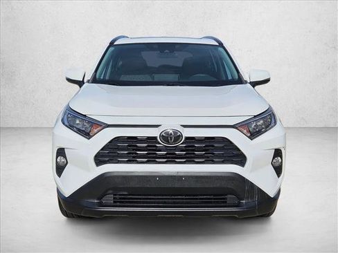 Used 2019 Toyota RAV4 XLE image 2