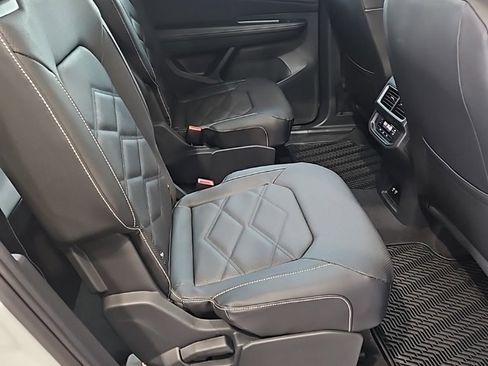 New 2026 Volkswagen Atlas SE image 17