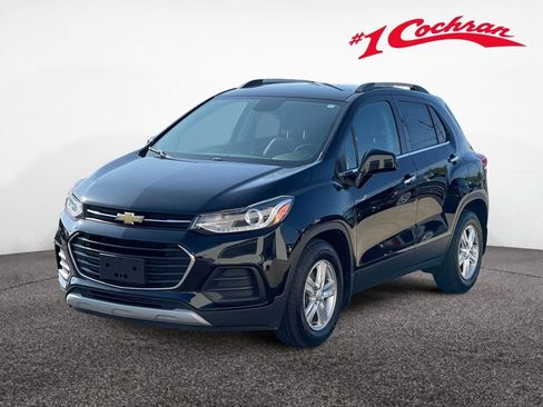 Used 2019 Chevrolet Trax LT w/ LT Convenience Package FWD image 2