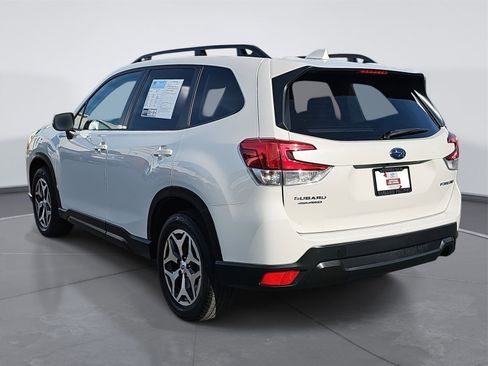 Used 2023 Subaru Forester Premium image 5