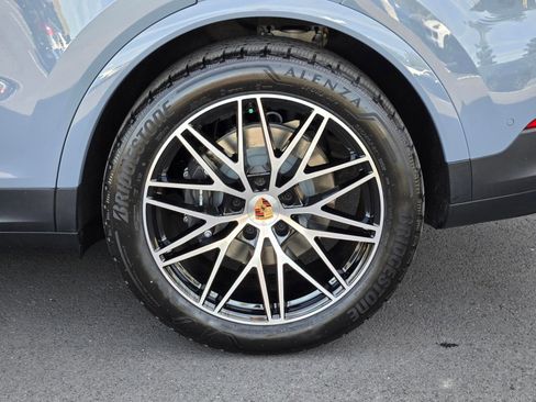 New 2026 Porsche Cayenne AWD/4WD image 11