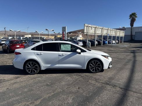 Used 2022 Toyota Corolla SE FWD image 4