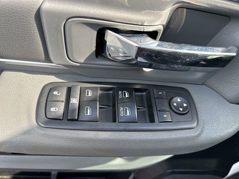 Used 2017 RAM 2500 SLT AWD/4WD image 26