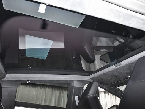 Used 2024 Tesla Cybertruck AWD Crew Cab image 61