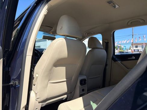 Used 2014 Volkswagen Tiguan SE AWD/4WD image 24