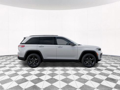 New 2026 Jeep Grand Cherokee Limited w/ Limited Altitude Package AWD/4WD image 29