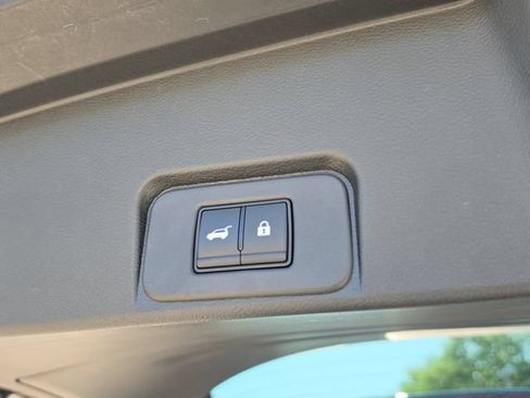 Certified 2023 Nissan Rogue SV w/ SV Premium B Package FWD image 11