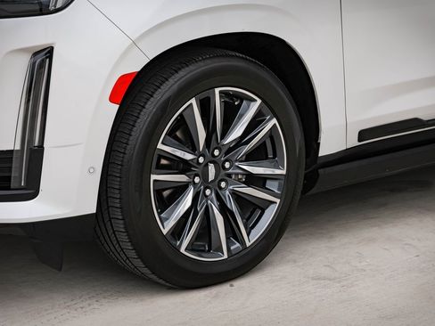 Used 2021 Cadillac Escalade Sport Platinum w/ LPO, ONYX Package image 8