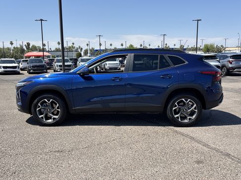 Used 2024 Chevrolet Trax LT FWD image 3