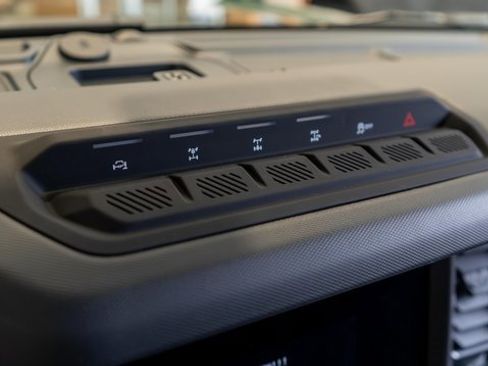 New 2025 Ford Bronco Badlands w/ Sasquatch Package image 15