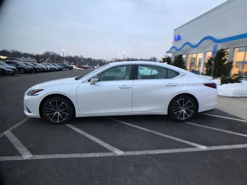 Used 2023 Lexus ES 350 w/ Premium Package image 6