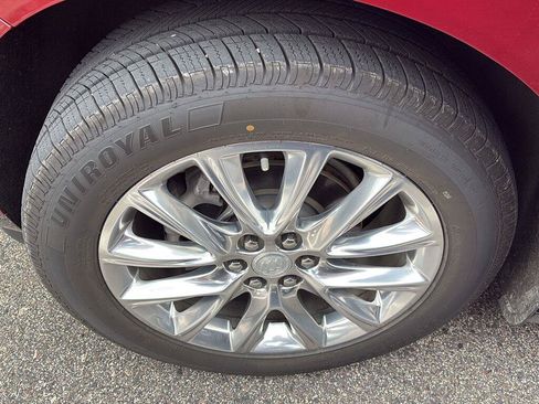 Used 2021 Buick Enclave Essence AWD/4WD image 5