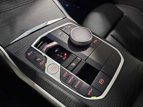 Used 2025 BMW 330i xDrive Sedan w/ M Sport Package image 21