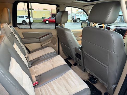 Used 2007 Ford Explorer Eddie Bauer image 14