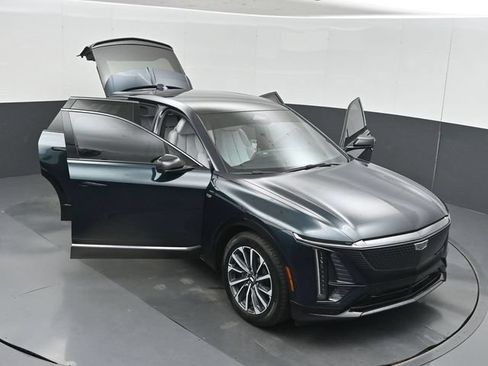 Used 2024 Cadillac Lyriq Sport w/ LPO, Floor Liner Package AWD/4WD image 58