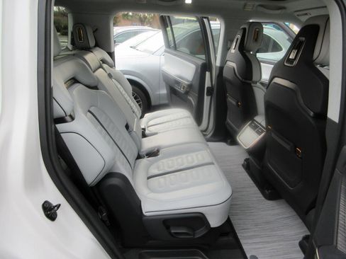 Used 2023 Rivian R1S Launch Edition image 35