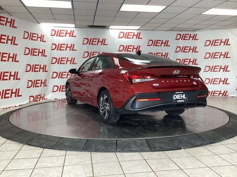 Used 2025 Hyundai Elantra Sport FWD image 5