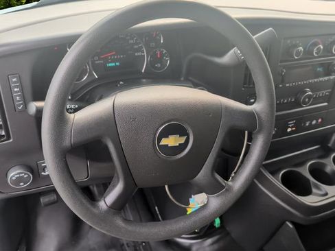 Used 2021 Chevrolet Express 2500 RWD image 9