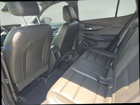 Used 2024 Buick Envista Sport Touring w/ Convenience I Package FWD image 12