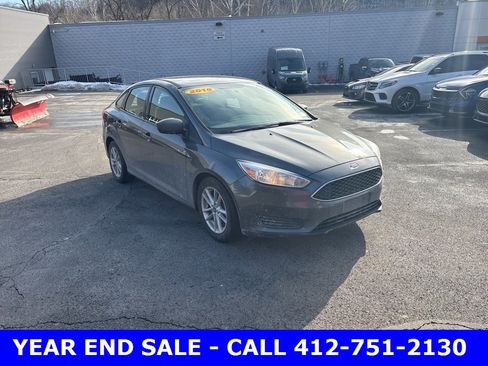 Used 2018 Ford Focus SE image 1