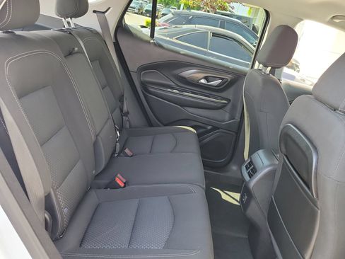Used 2024 GMC Terrain SLE FWD image 21