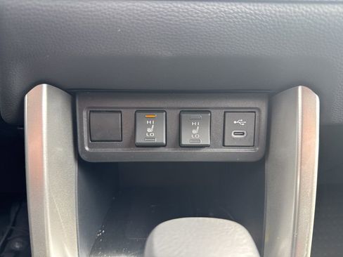 Used 2023 Toyota Corolla Cross XLE w/ Convenience Package image 12