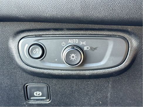 Used 2018 GMC Terrain SLE image 12