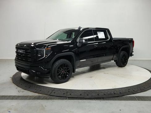 Used 2024 GMC Sierra 1500 Elevation w/ Elevation Premium Package AWD/4WD image 4