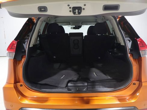 Used 2019 Nissan Rogue SV AWD/4WD image 4