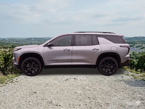 Used 2024 Chevrolet Traverse RS image 5