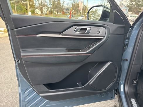 Certified 2025 Ford Explorer ST-Line image 15