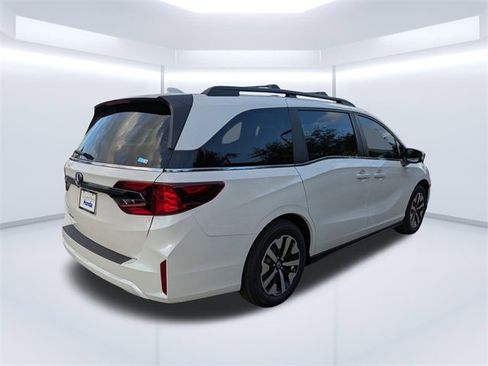 New 2026 Honda Odyssey EX-L image 4