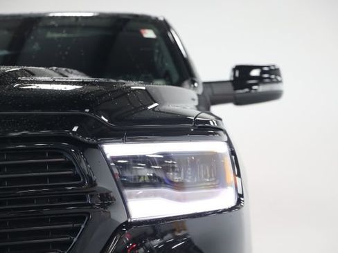 Used 2023 RAM 1500 Laramie AWD/4WD image 3