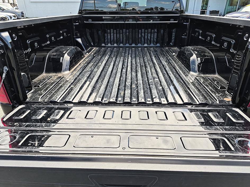 Certified 2025 Chevrolet Silverado 2500 Custom AWD/4WD image 30