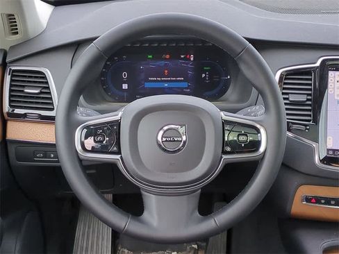 Used 2025 Volvo XC90 T8 Plus image 23